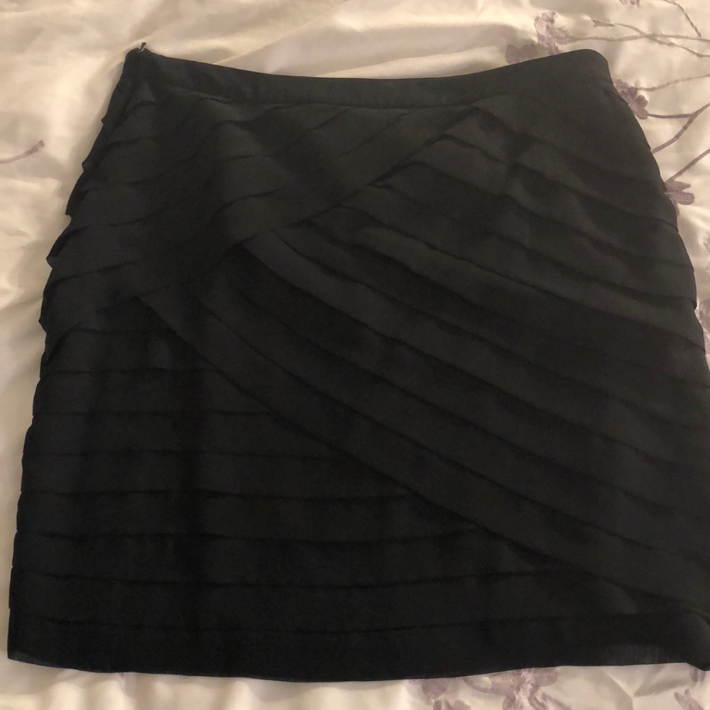 New York & Company Pleated Mini Skirt Size 10 EUC